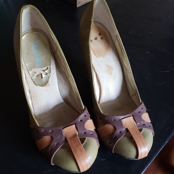 Charles David Exchange Vintage wood heel pumps - Picture 2 of 6